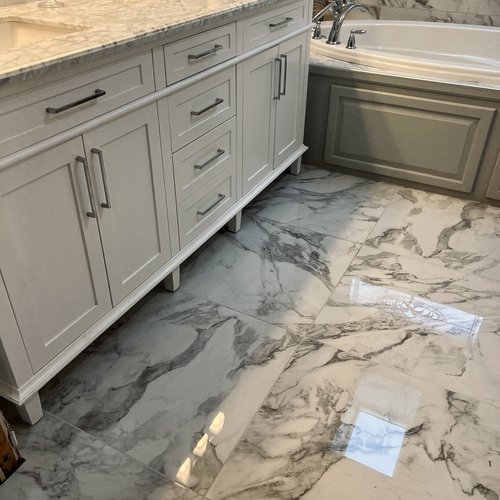 Madison Floor - Tile Showers & Bathrooms (9)