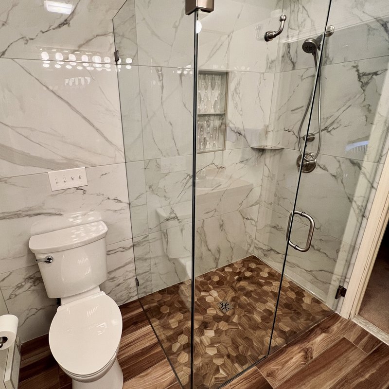 Madison Floor - Tile Showers & Bathrooms (12)