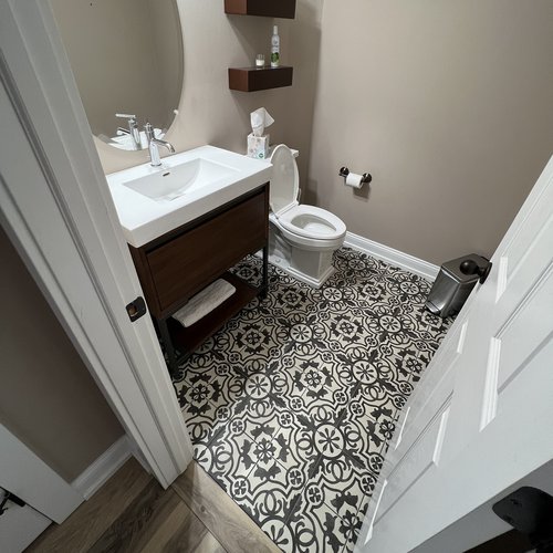Madison Floor - Tile Showers & Bathrooms (3)